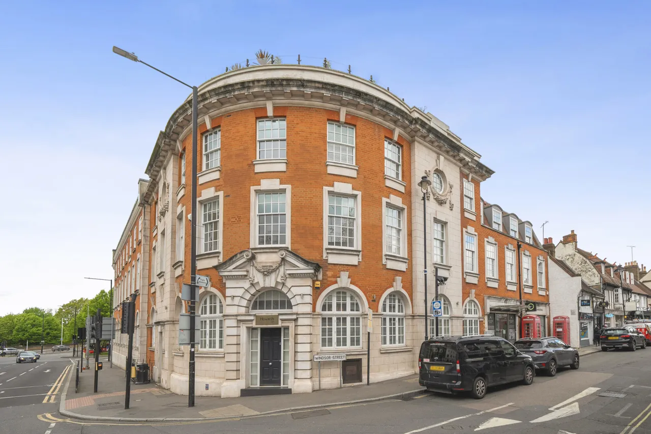 2 bed flat for sale, Windsor Street, Uxbridge, UB8