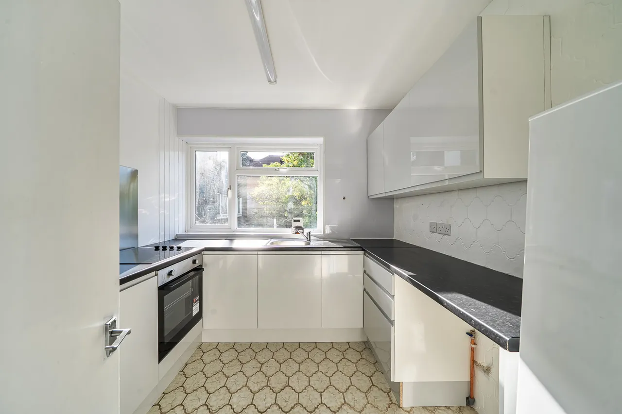 Uxbridge Road, Stanmore, HA7, photo 20