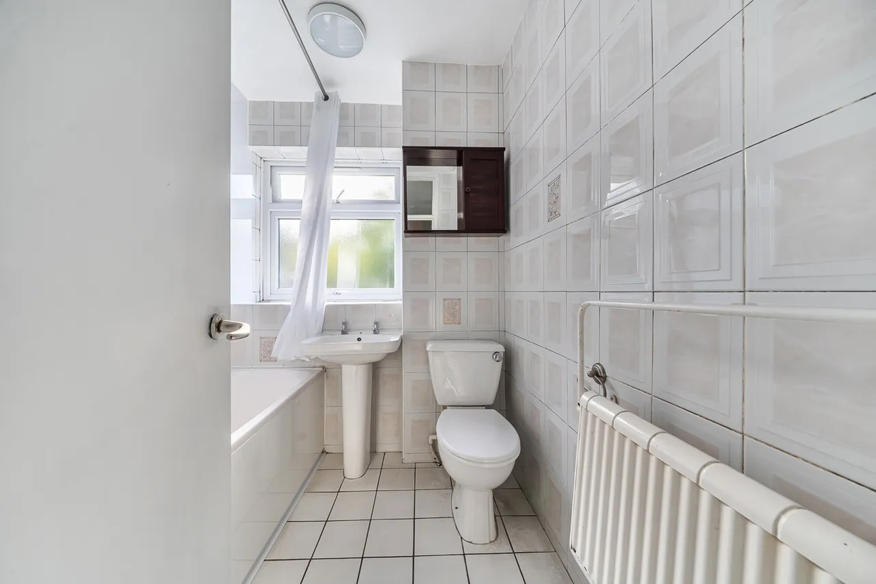 Uxbridge Road, Stanmore, HA7, photo 10
