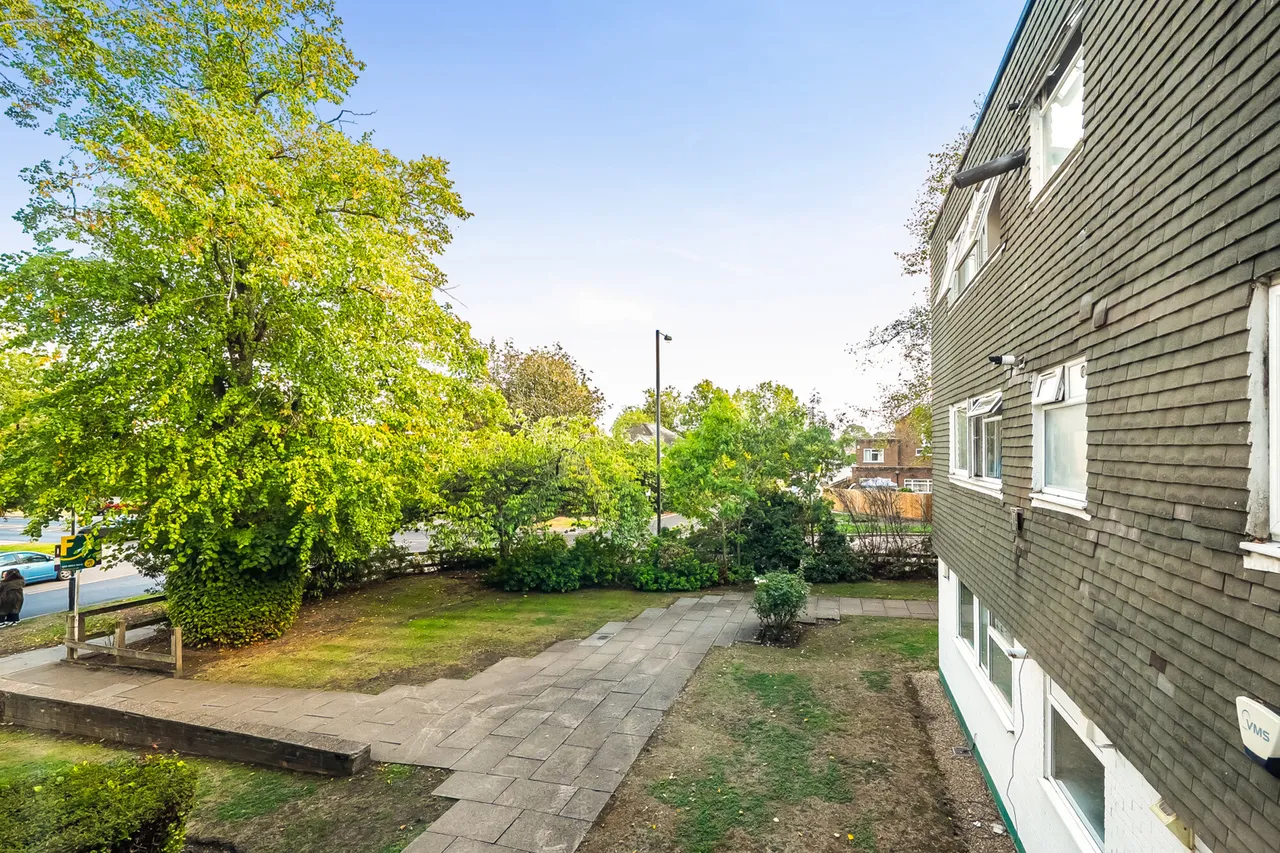 Uxbridge Road, Stanmore, HA7, photo 12