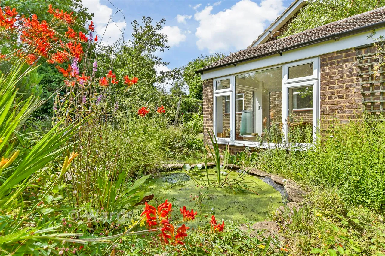 Arthur Salmon Close, Faversham, ME13, photo 2