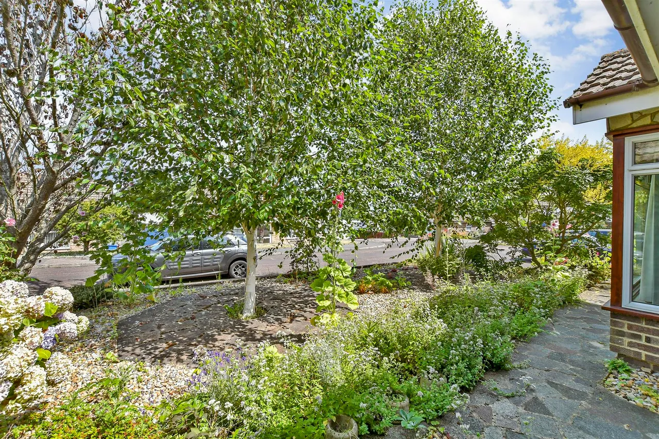 Arthur Salmon Close, Faversham, ME13, photo 11