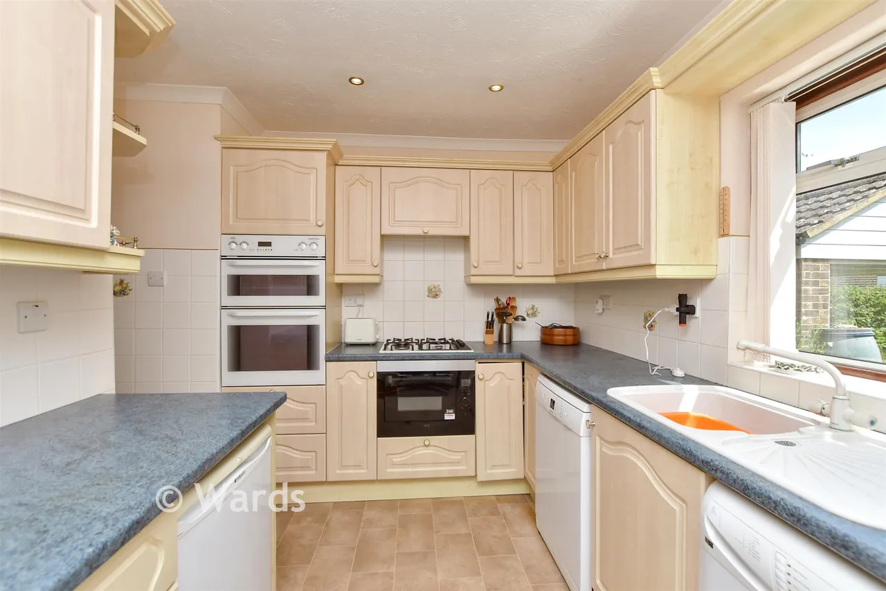 Arthur Salmon Close, Faversham, ME13, photo 5