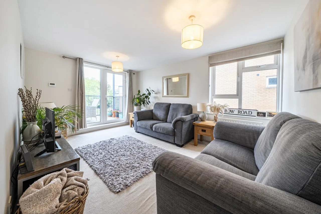 2 bed flat for sale — Limerick Close, London, SW12