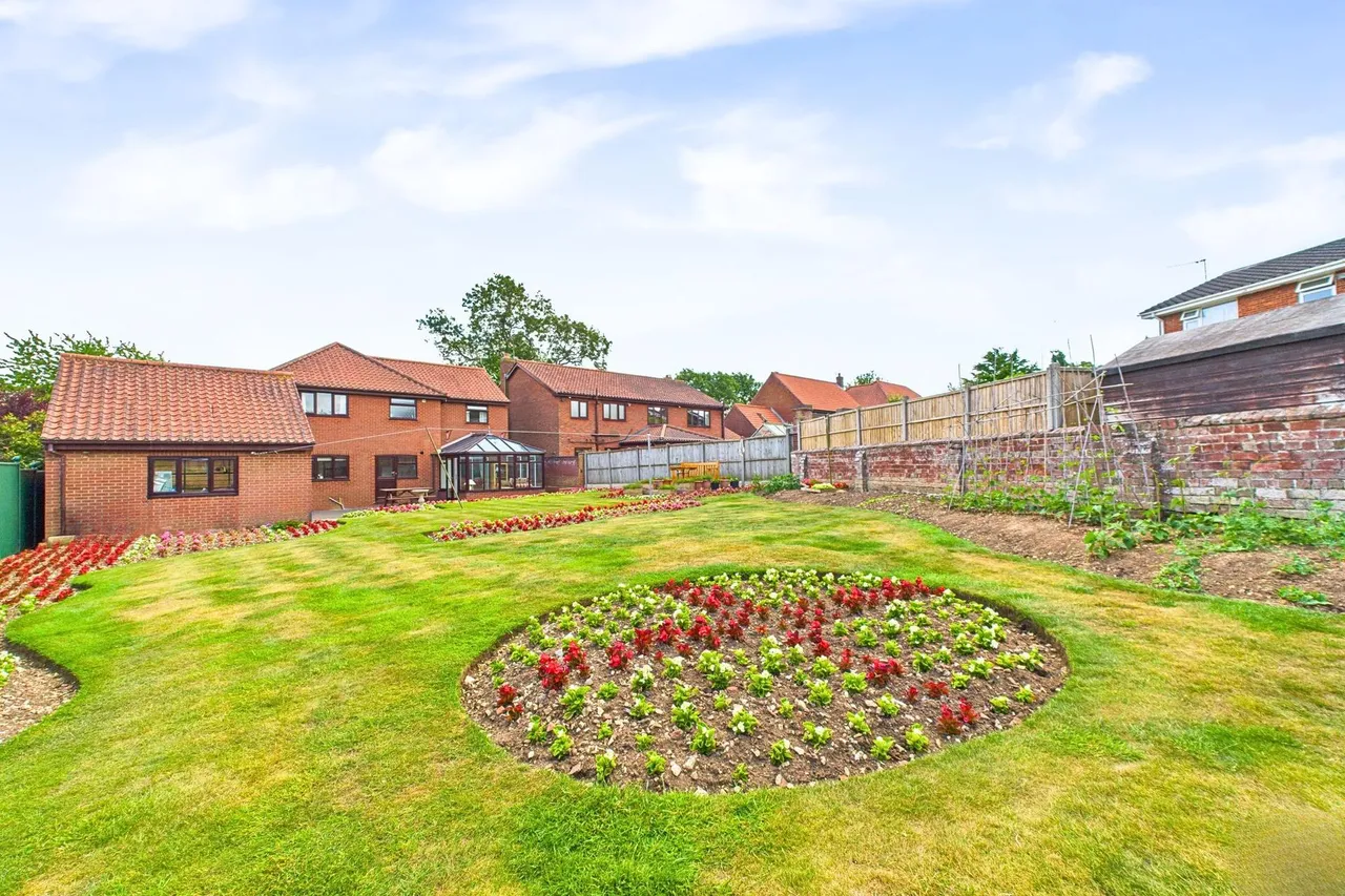 Horkstow Road, Barton-Upon-Humber, DN18, photo 37