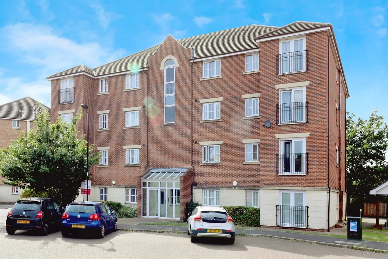 2 bed flat for sale — Primrose Place, Bessacarr, Doncaster