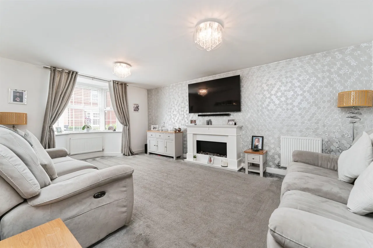 Mahaddie Way, Huntingdon, PE28, photo 2