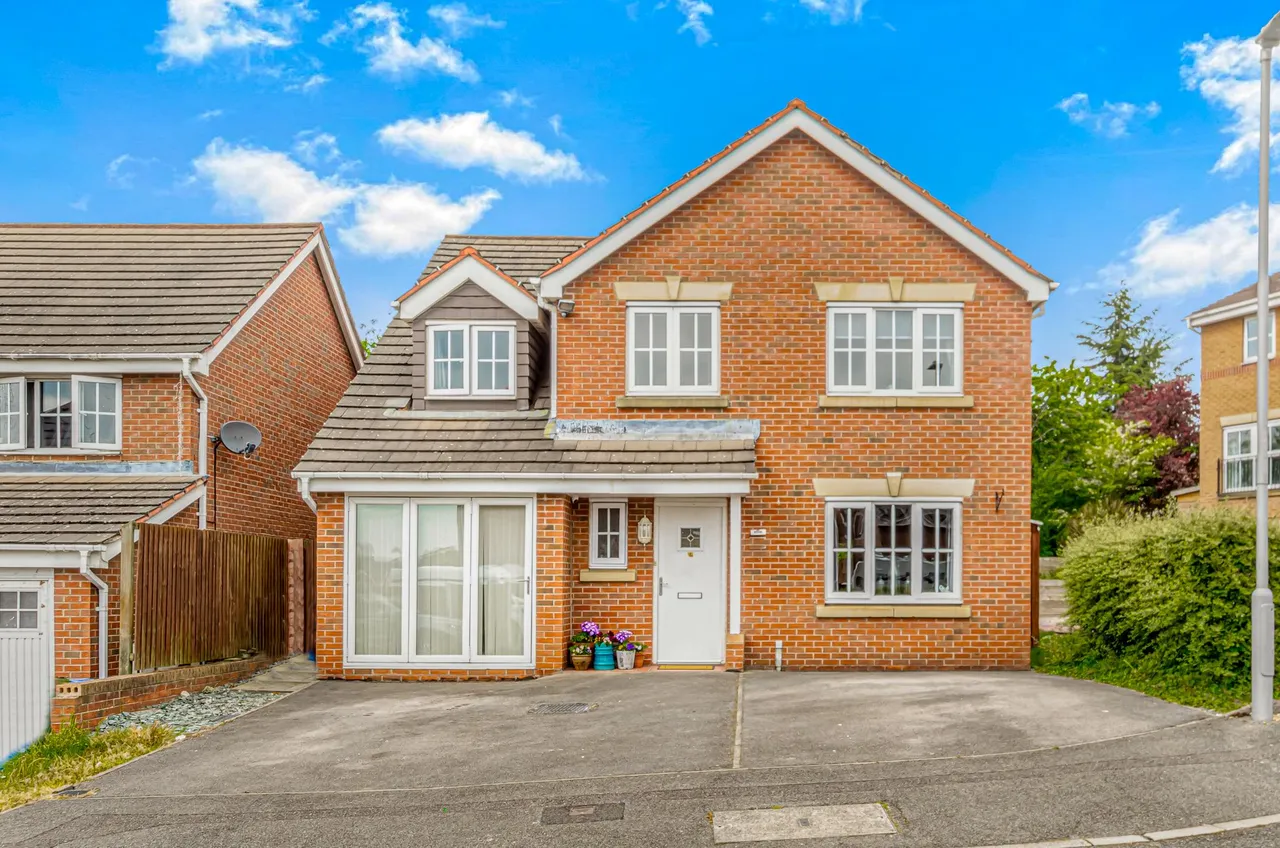 4 bed house for sale, Greave Way, Brimmington, S43