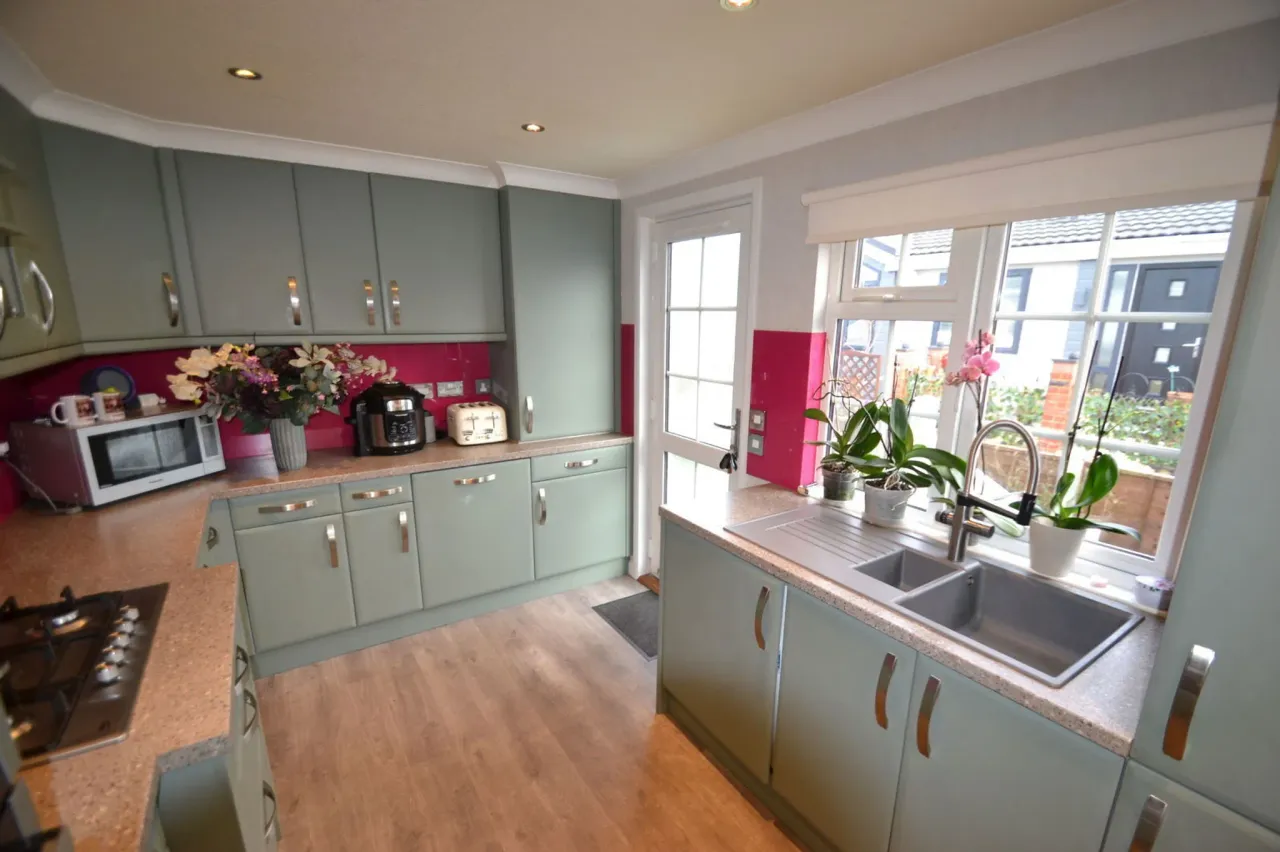 Wey Meadows, Weybridge, KT13 8XY, photo 3