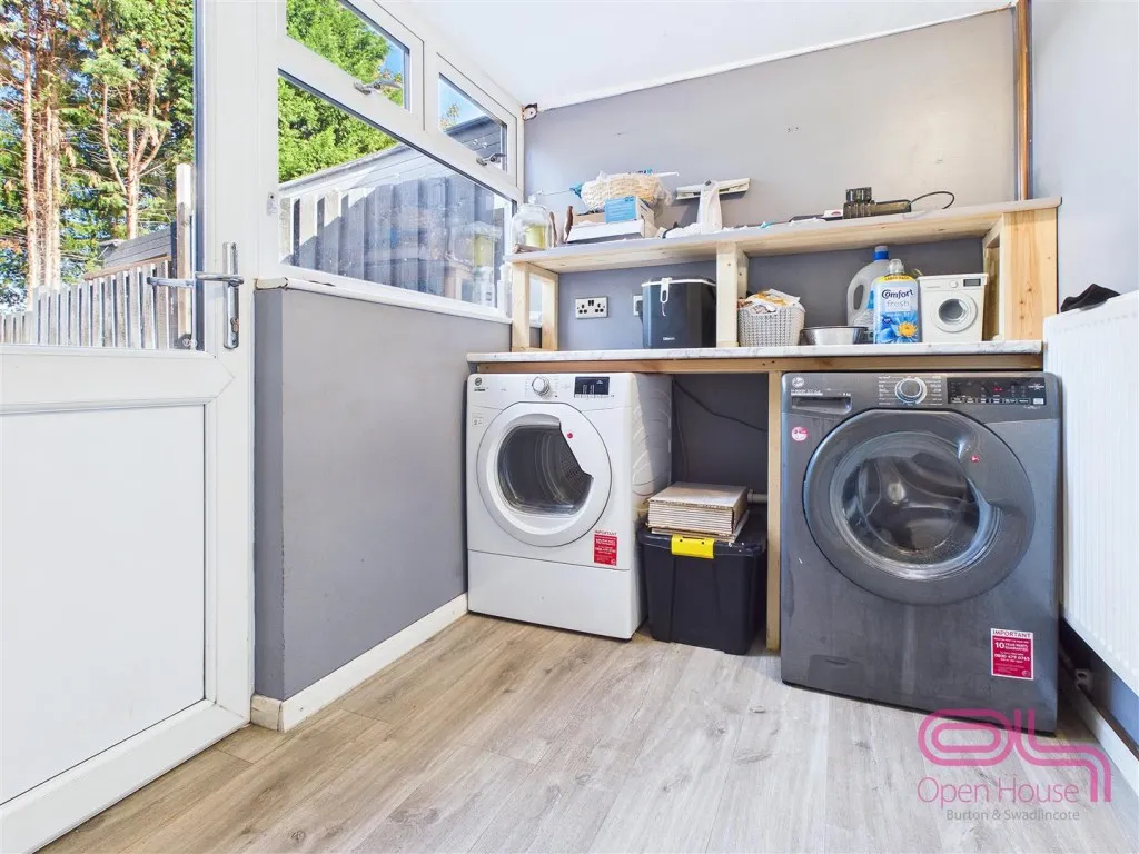 Handsacre Close, Swadlincote, DE11, photo 18
