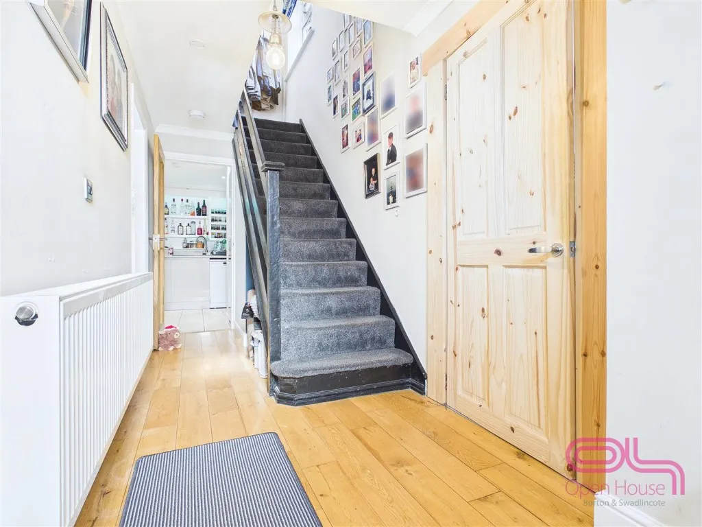 Handsacre Close, Swadlincote, DE11, photo 5