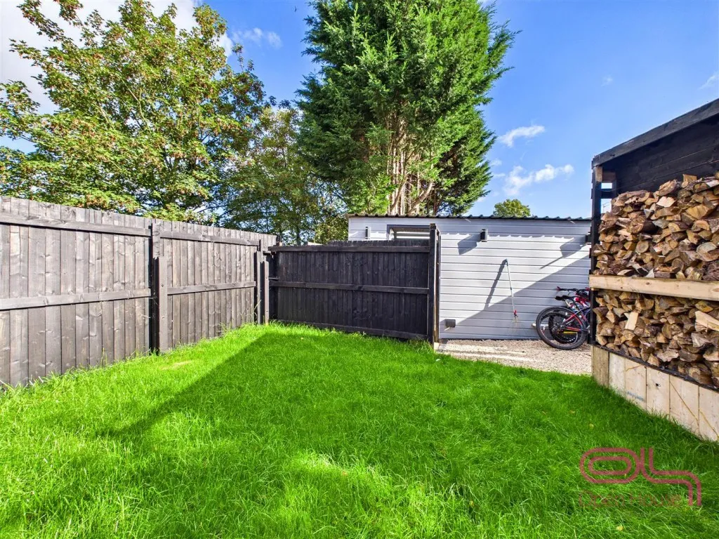 Handsacre Close, Swadlincote, DE11, photo 35