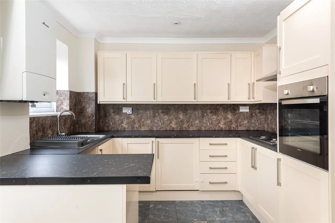 Favell Drive, Furzton, MK4, photo 9