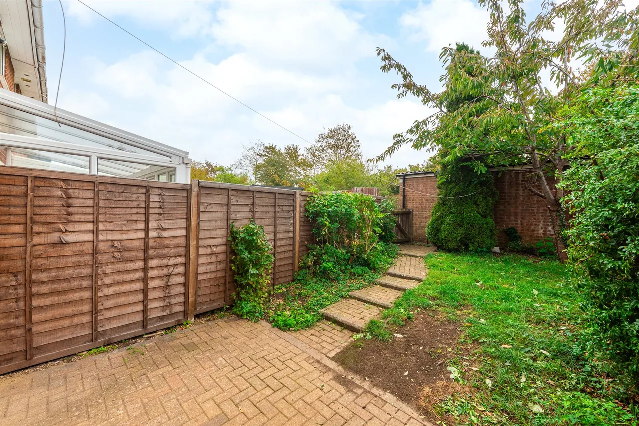 Favell Drive, Furzton, MK4, photo 7