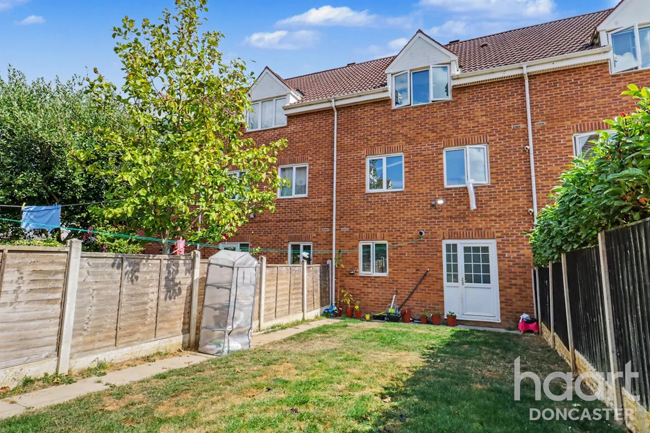 Oak Court, Woodfield Plantation, DN4, photo 4