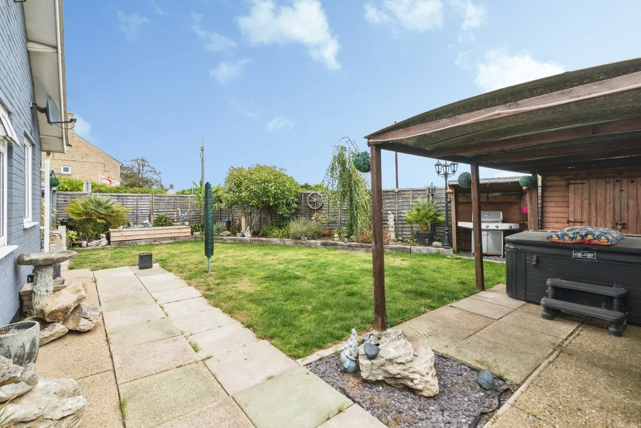 The Gardens, Carlton Colville, Lowestoft, Suffolk, NR33, photo 12