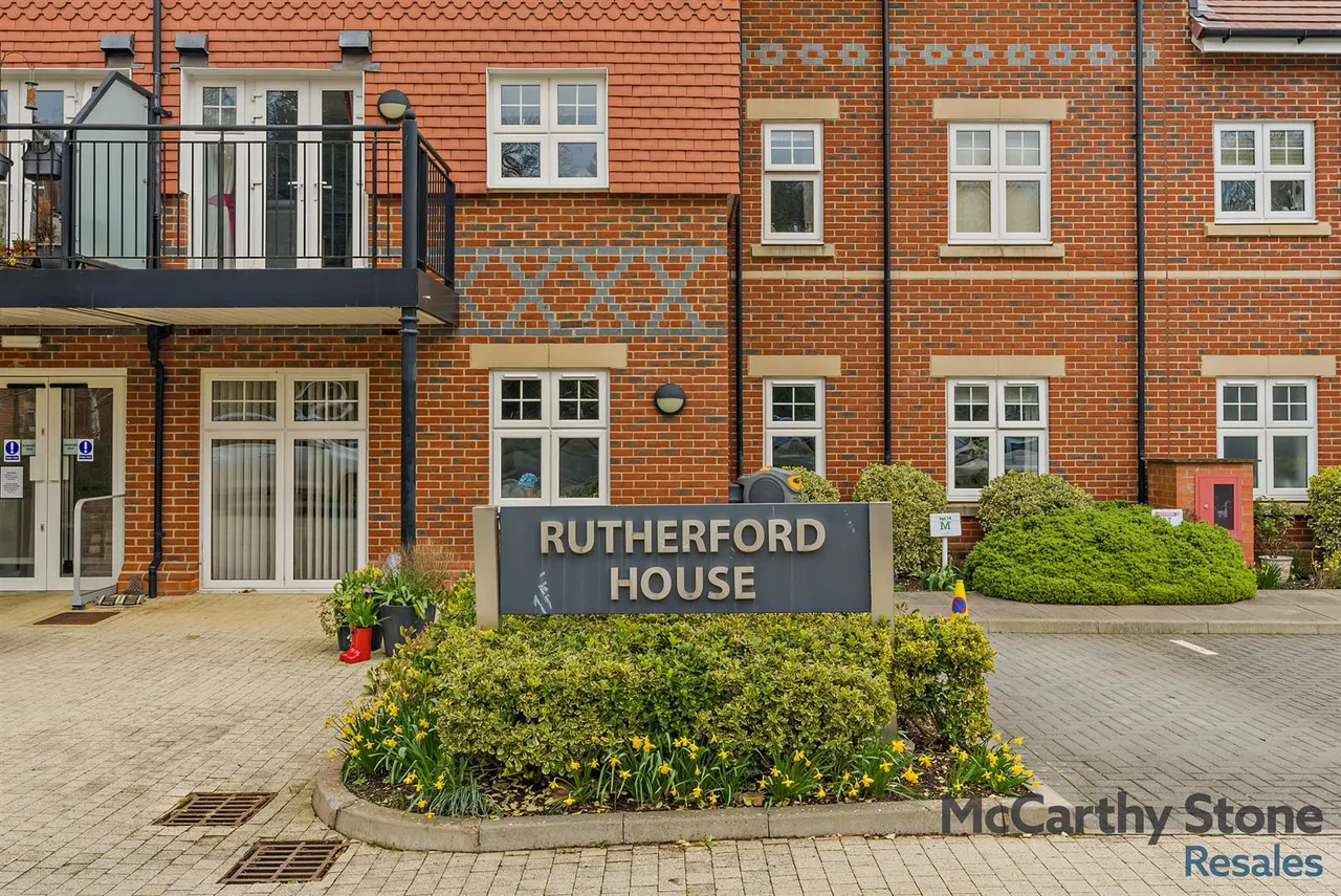 2 bed flat for sale, Marple Lane, Chalfont St. Peter, SL9