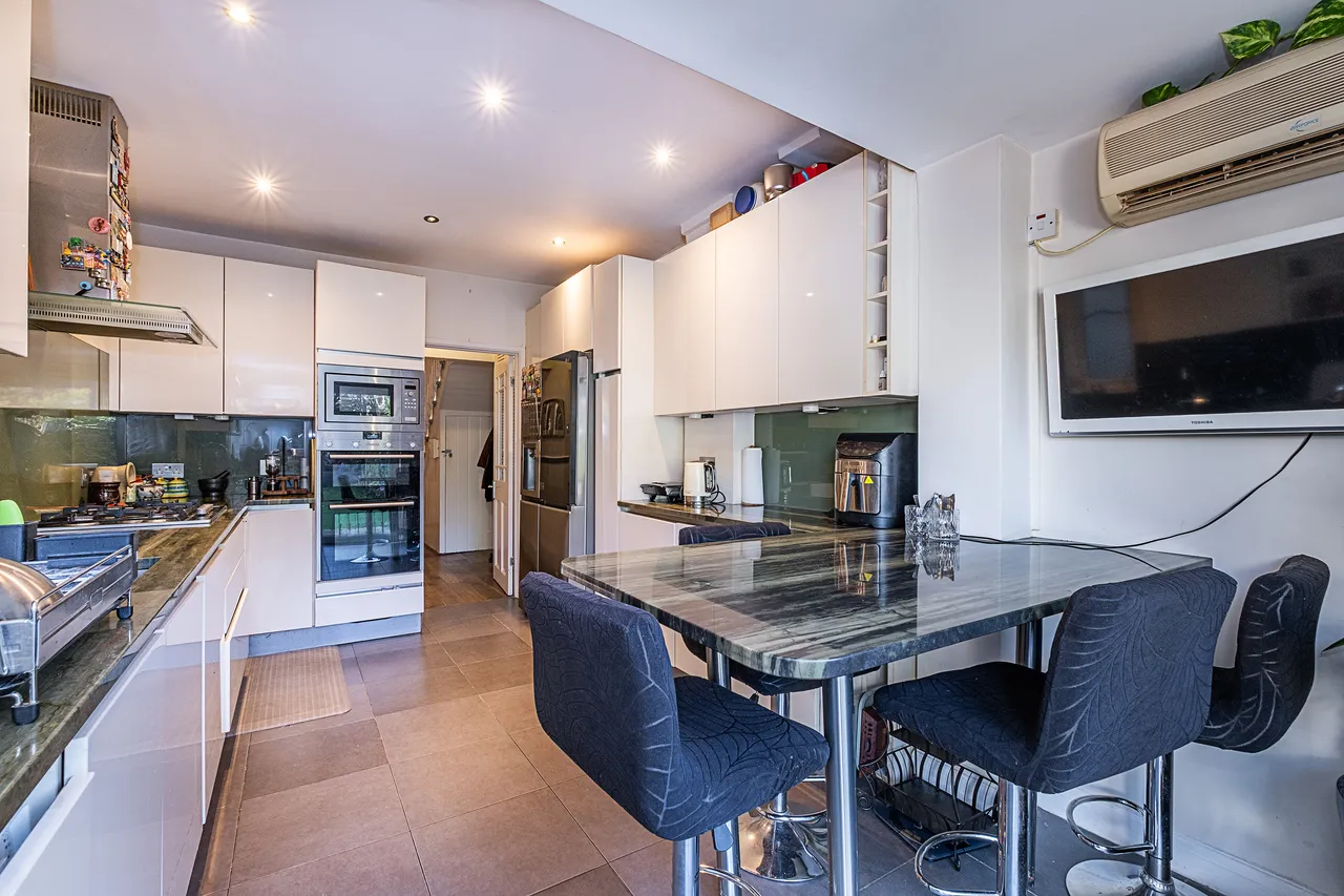 Strathearn Road, London, SW19, photo 6