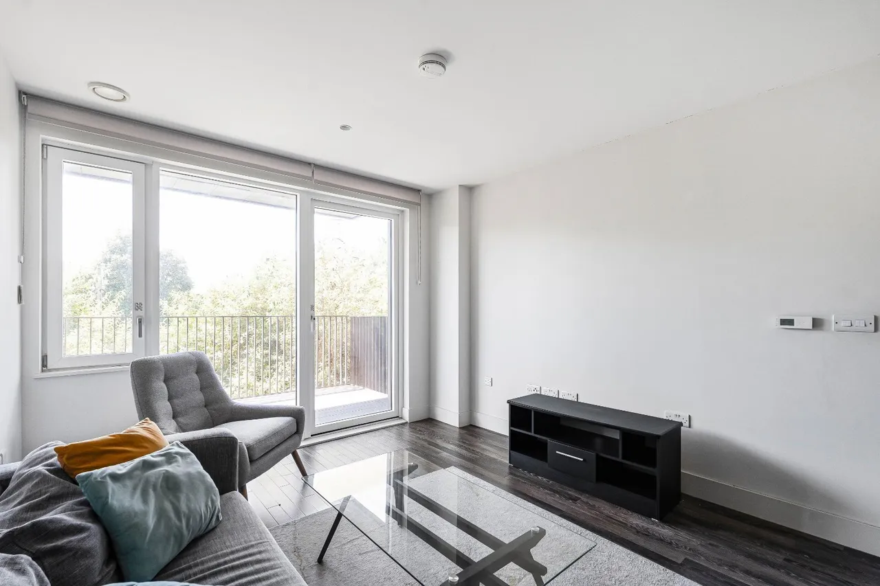 2 bed house for sale, Moulding Lane, London, SE14