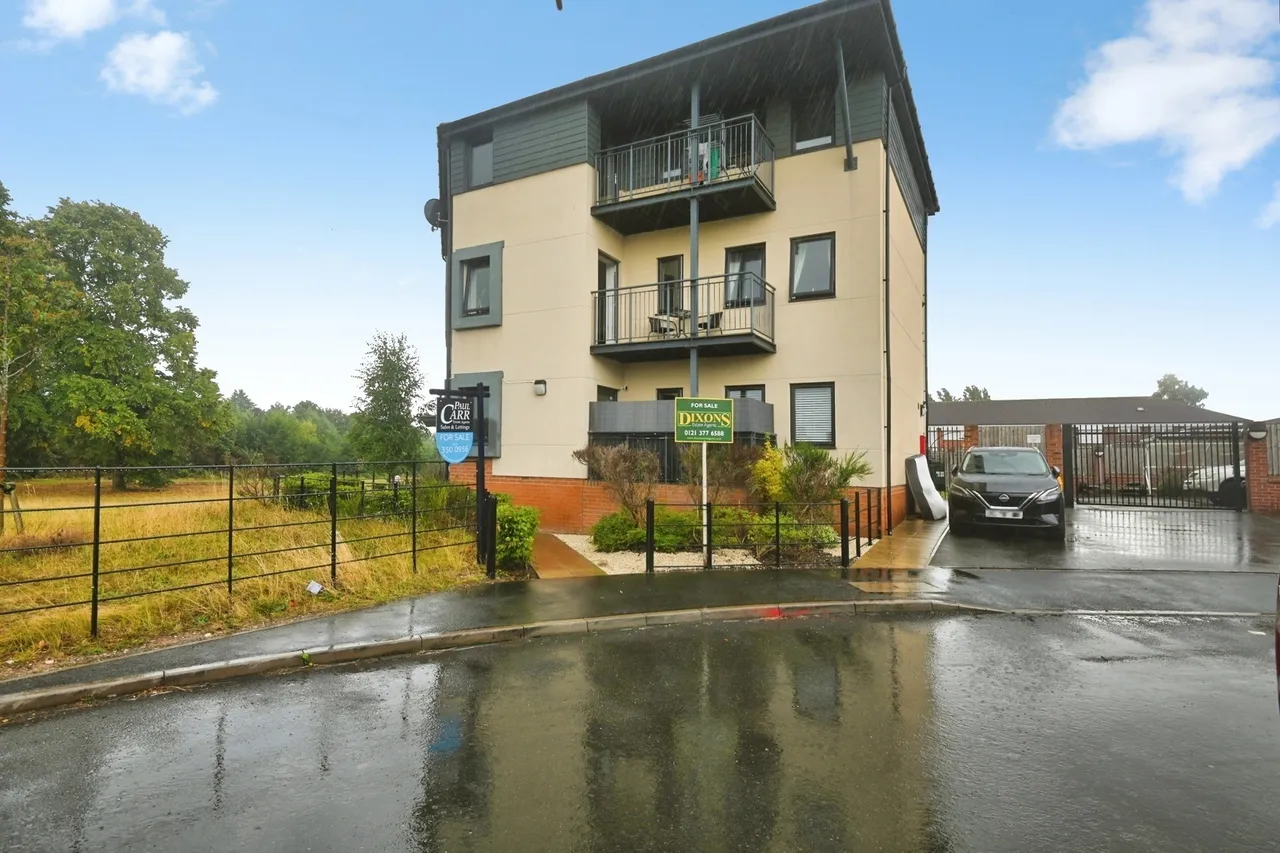 2 bed flat for sale, Golden Eagle Gardens, Birmingham, B23