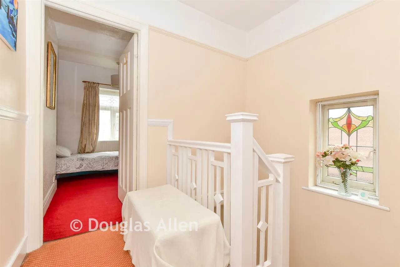Wanstead Park Road, Gants Hill, IG1, photo 13