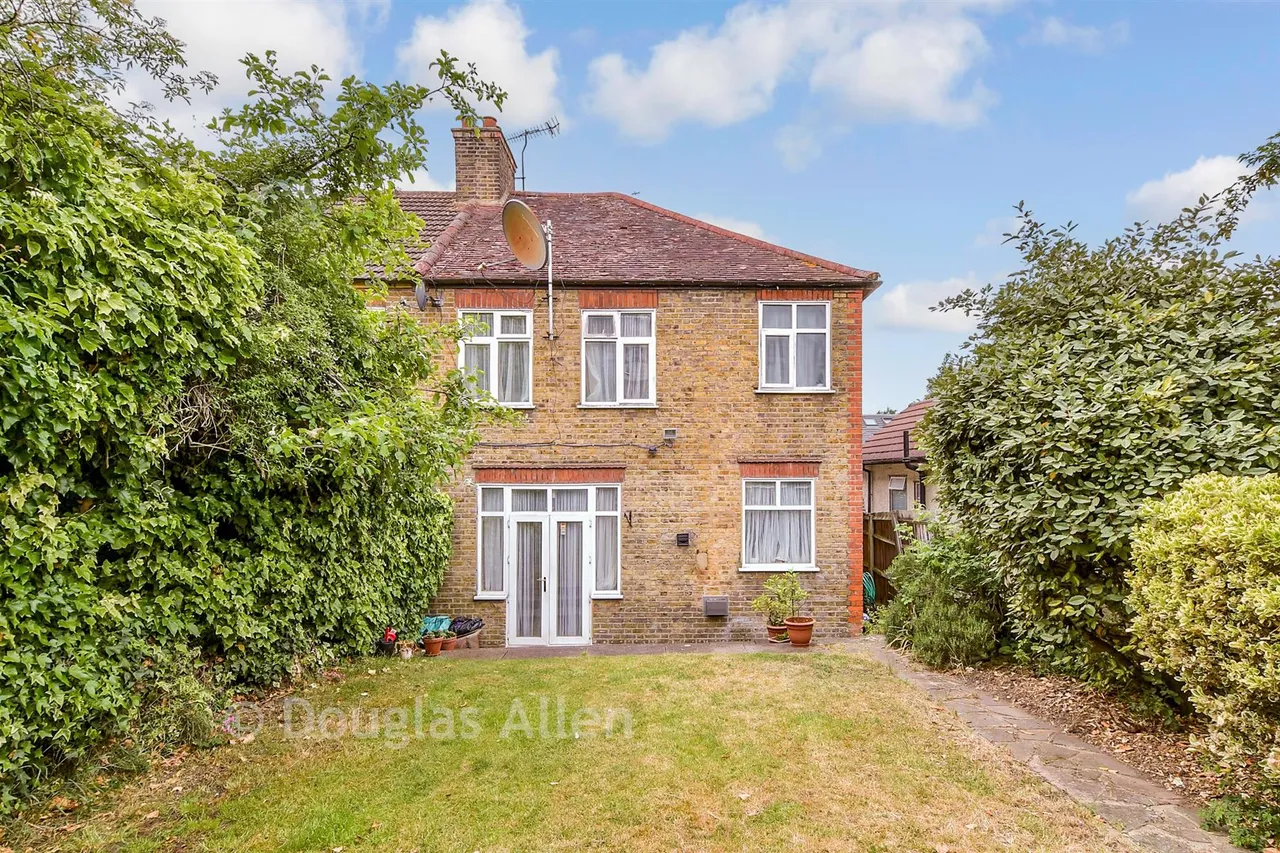 Wanstead Park Road, Gants Hill, IG1, photo 5