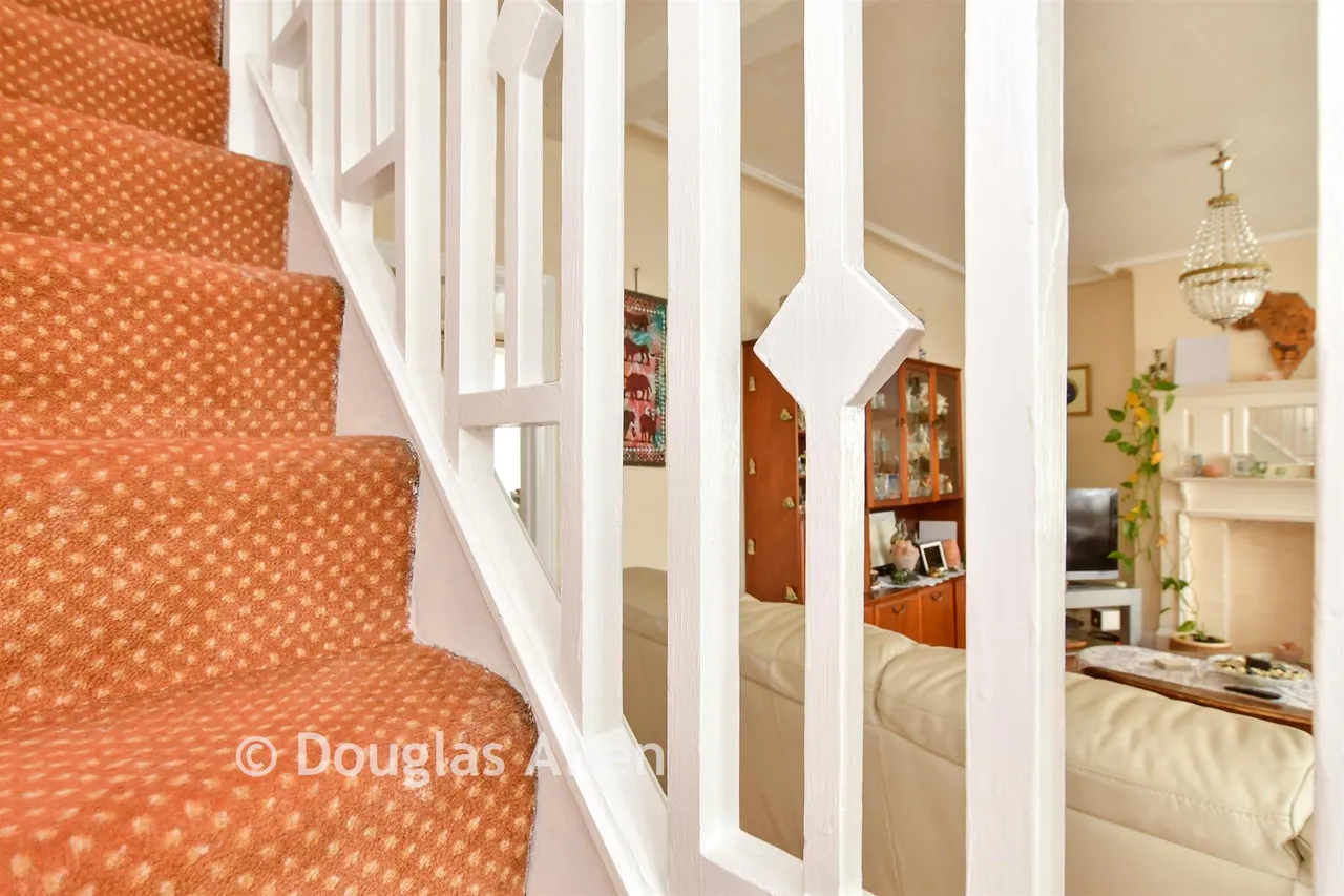 Wanstead Park Road, Gants Hill, IG1, photo 8