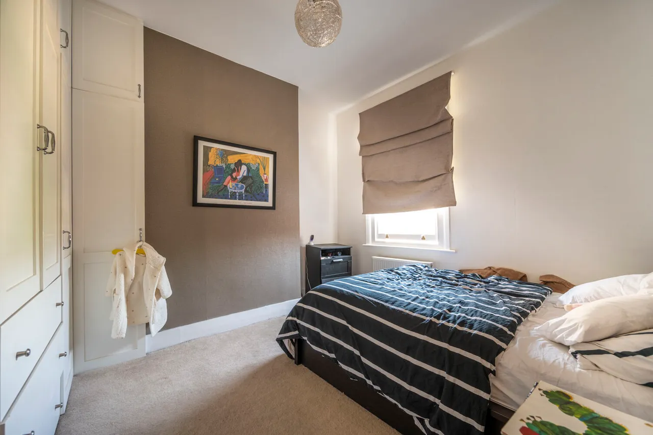 435 Romford Road, London, photo 7