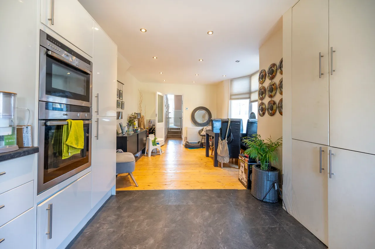 435 Romford Road, London, photo 6