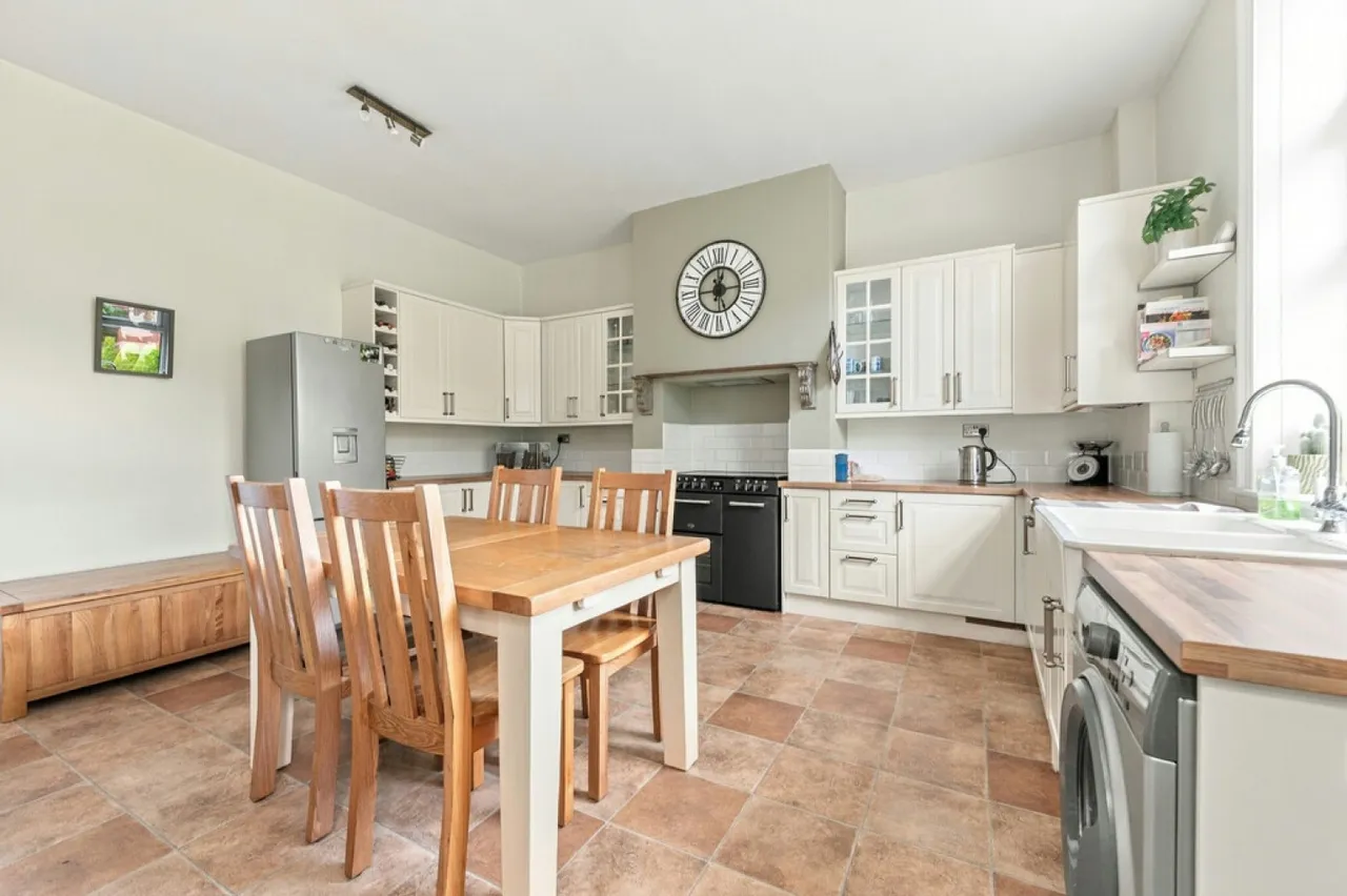 Clifton Road, Marsh, HD1, photo 4