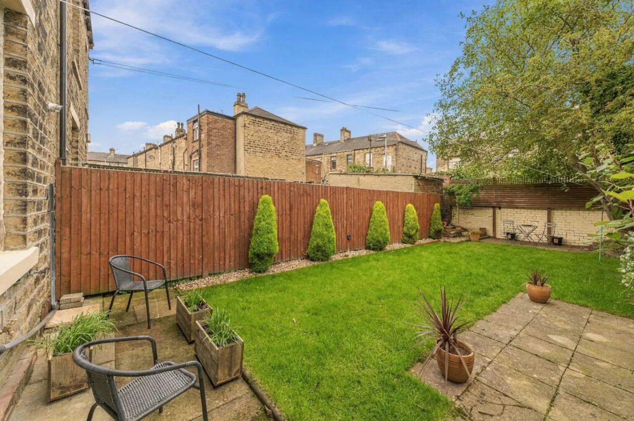 Clifton Road, Marsh, HD1, photo 14