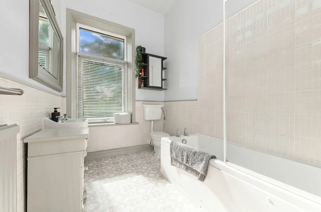 Clifton Road, Marsh, HD1, photo 7