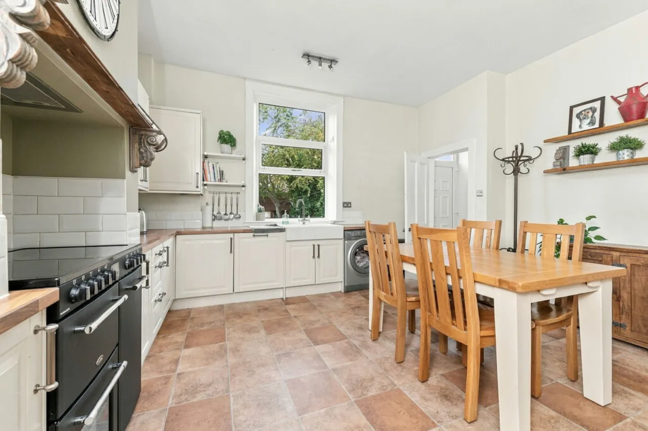 Clifton Road, Marsh, HD1, photo 13