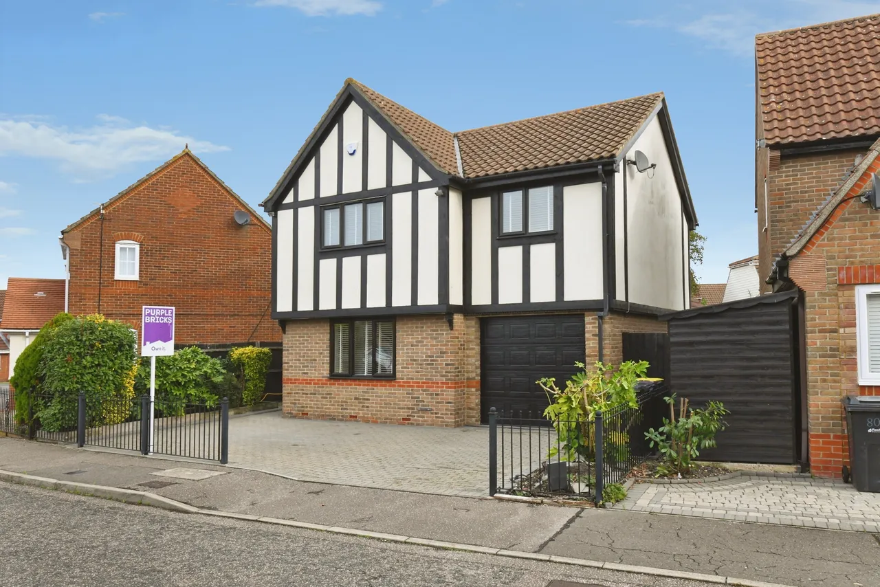 3 bed house for sale, Langham Drive, Rayleigh, SS6