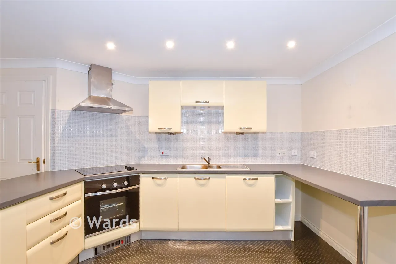 Bambridge Court, Maidstone, ME14, photo 3