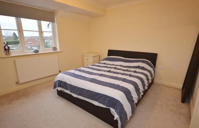 Padley Close, Chessington, KT9, photo 6