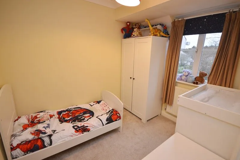 Padley Close, Chessington, KT9, photo 10