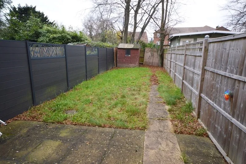 Padley Close, Chessington, KT9, photo 2
