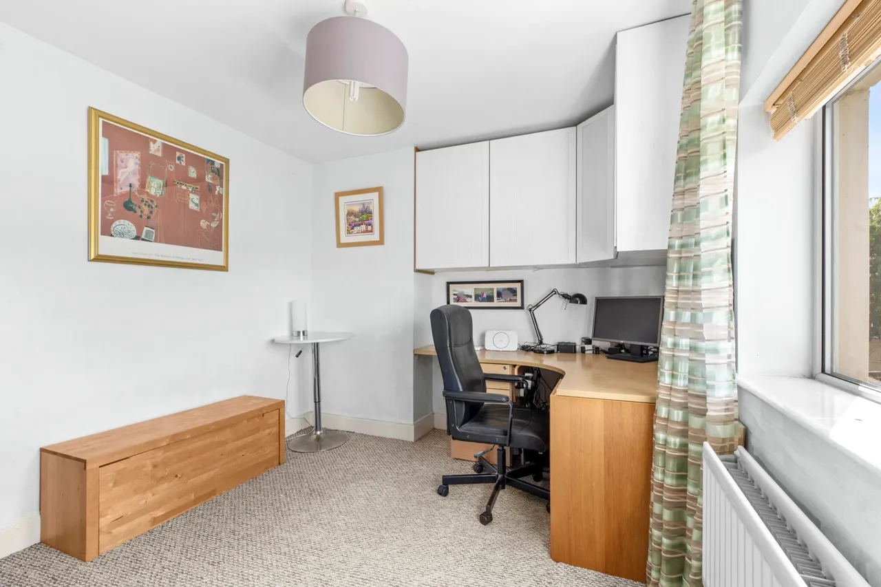 Longcroft Avenue, Wendover, HP22, photo 12