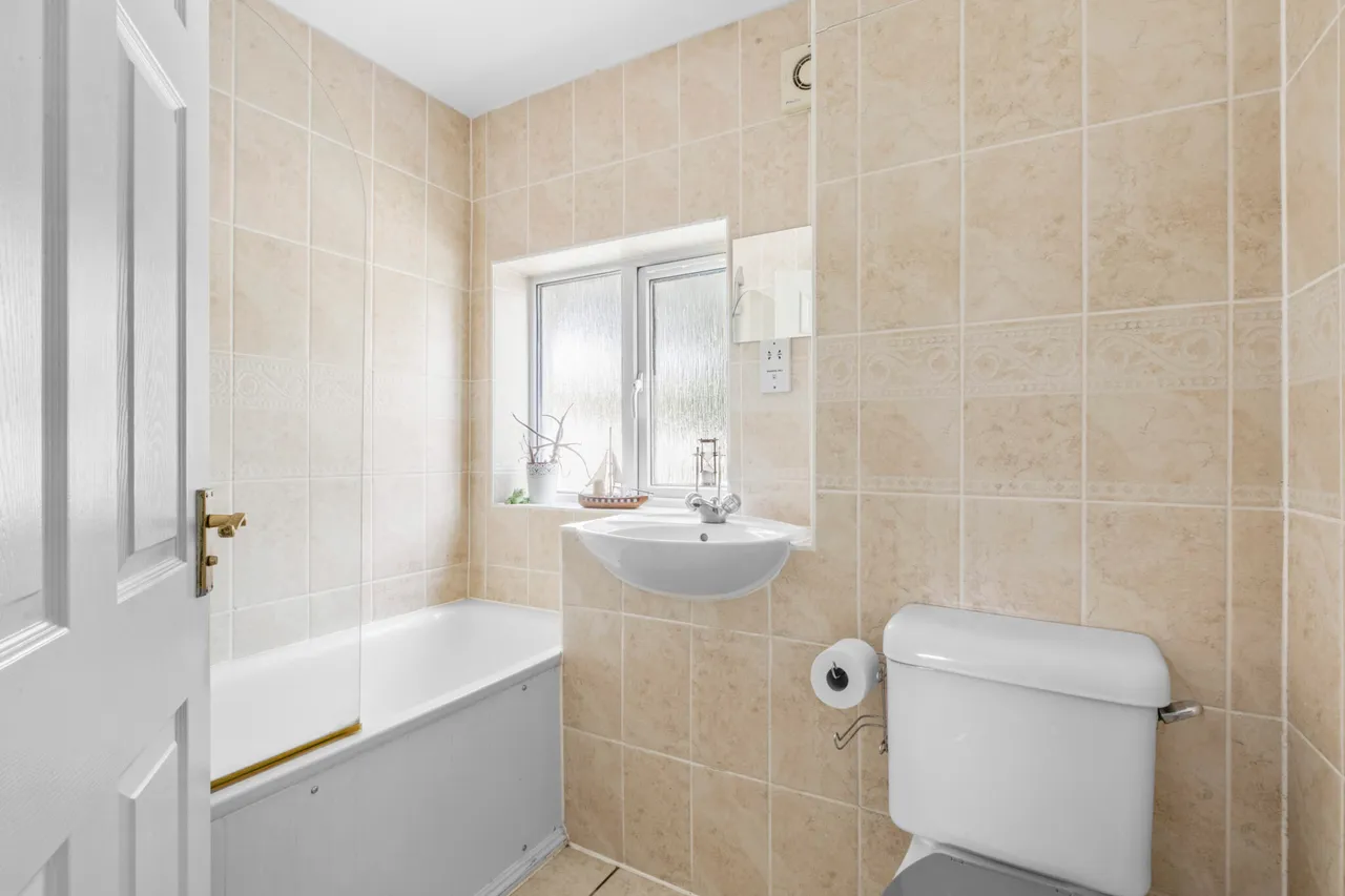 Longcroft Avenue, Wendover, HP22, photo 8
