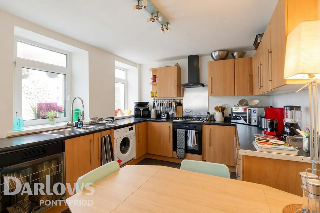 Llwynmadoc Street, Pontypridd, photo 12