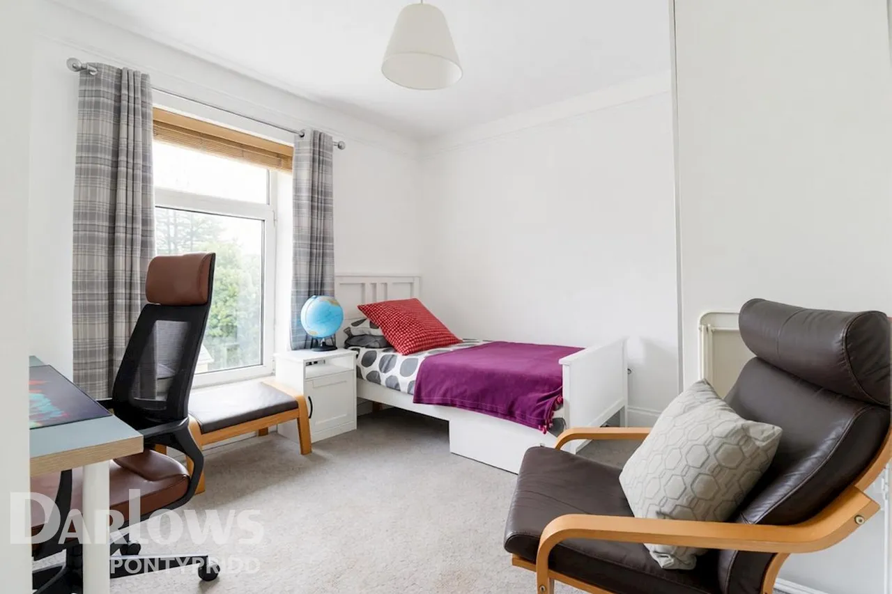 Llwynmadoc Street, Pontypridd, photo 19