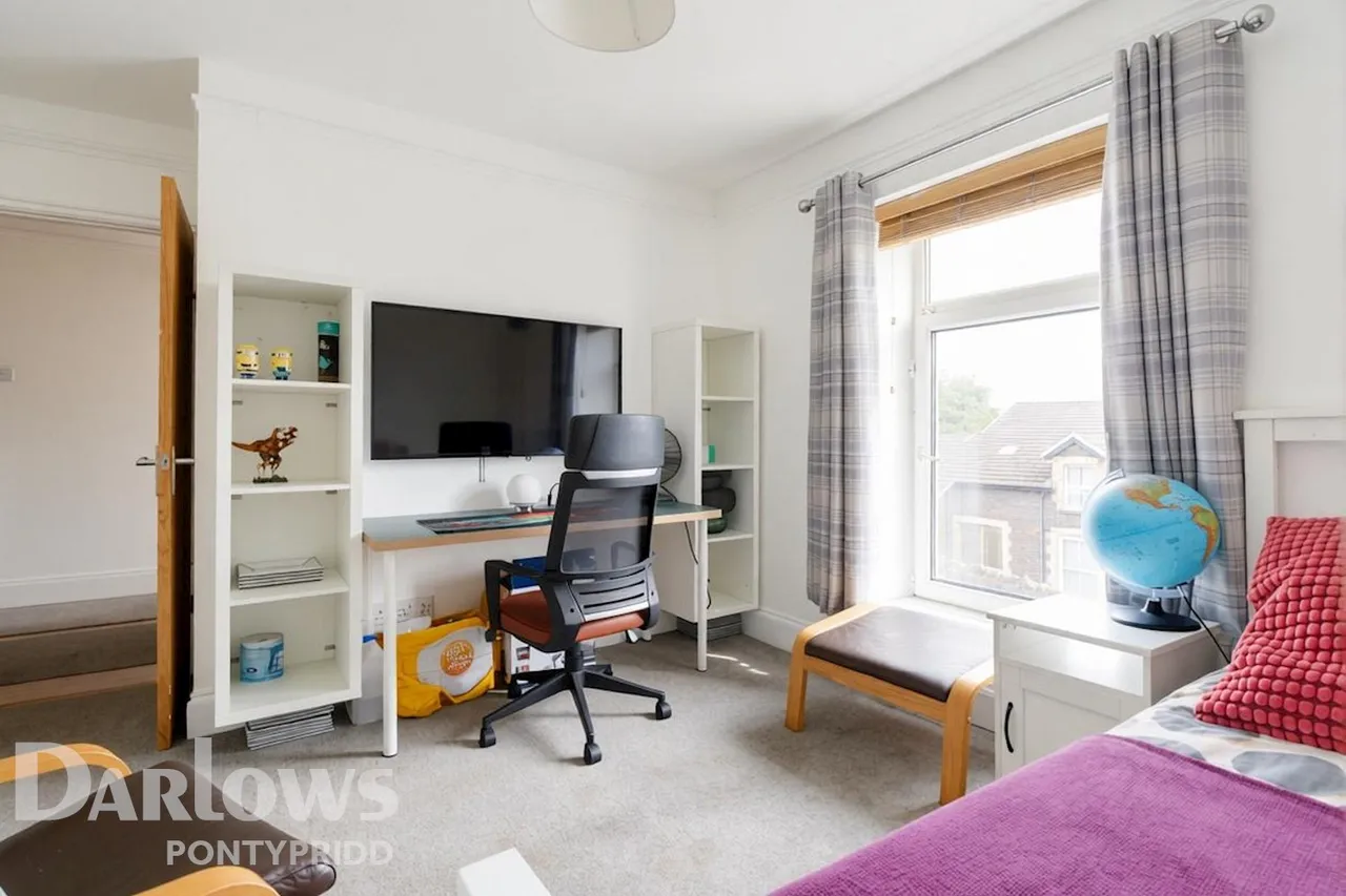 Llwynmadoc Street, Pontypridd, photo 18