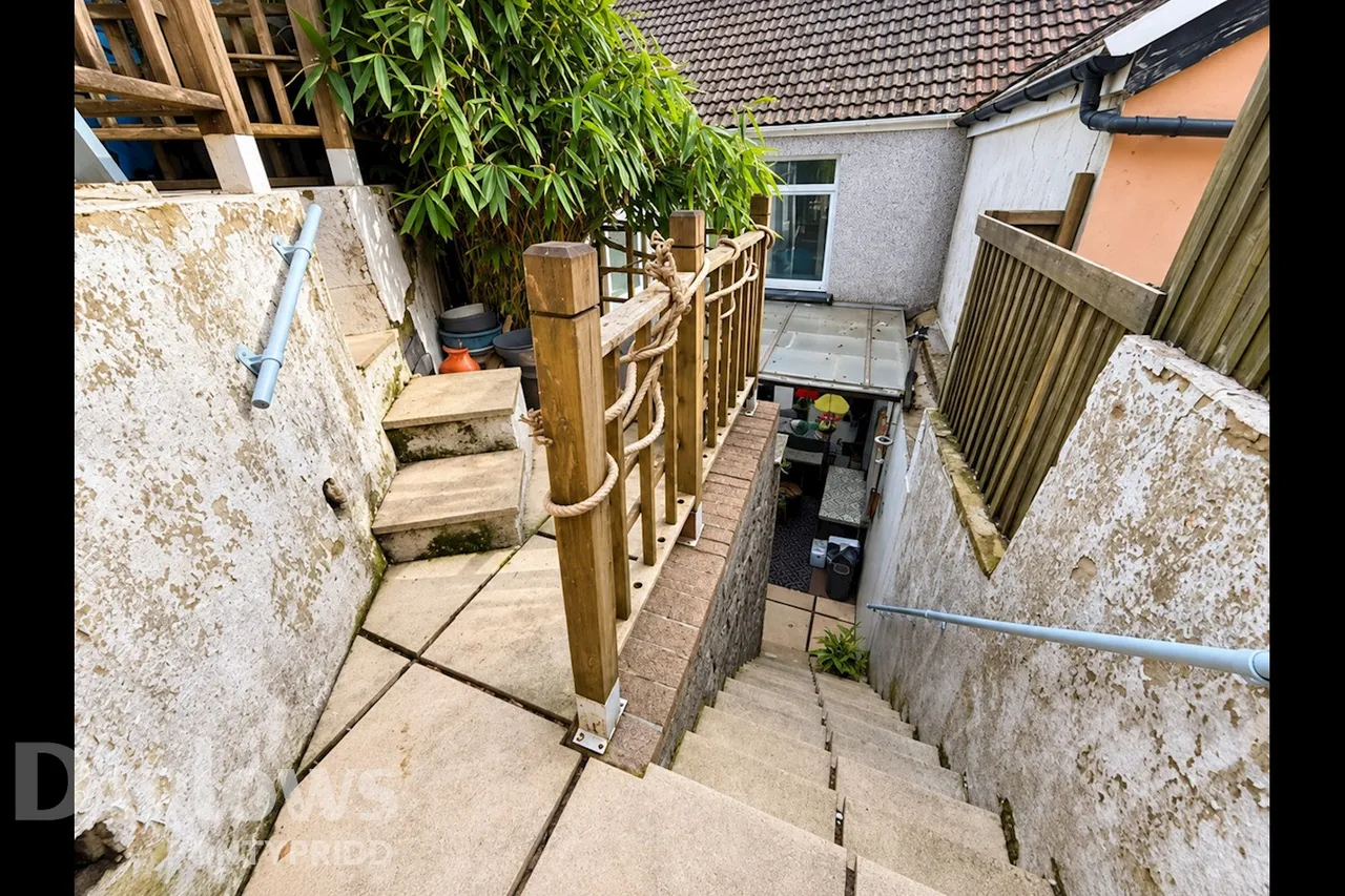 Llwynmadoc Street, Pontypridd, photo 24