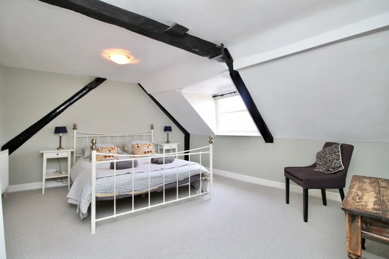 High Street, Lymington, SO41, photo 9