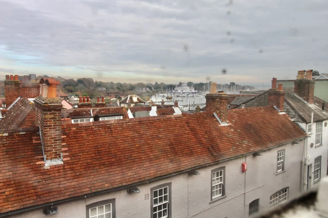 High Street, Lymington, SO41, photo 18