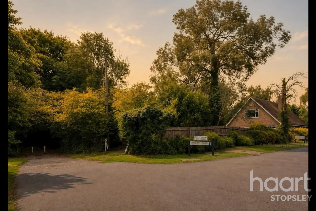 Woodfield Grove, Luton, LU2, photo 29