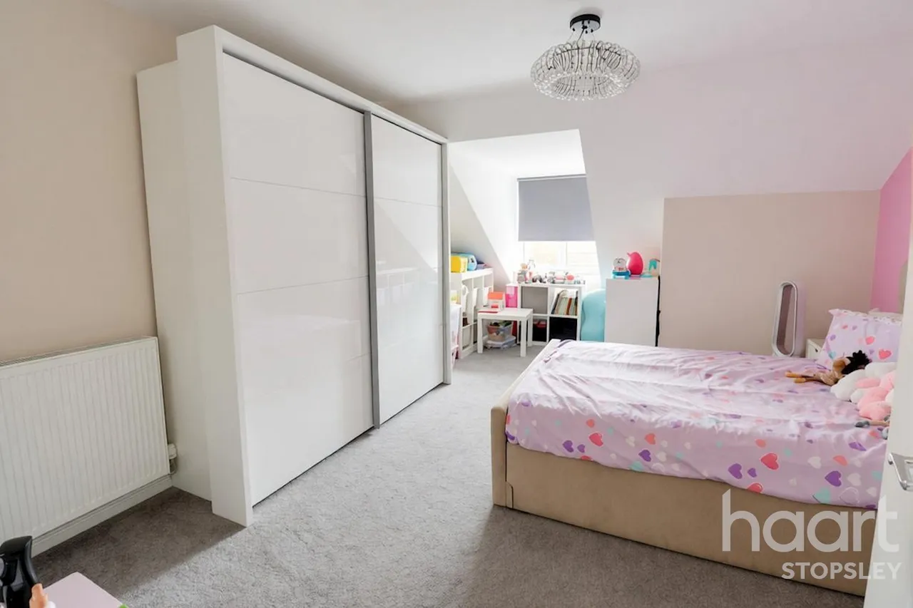 Woodfield Grove, Luton, LU2, photo 25