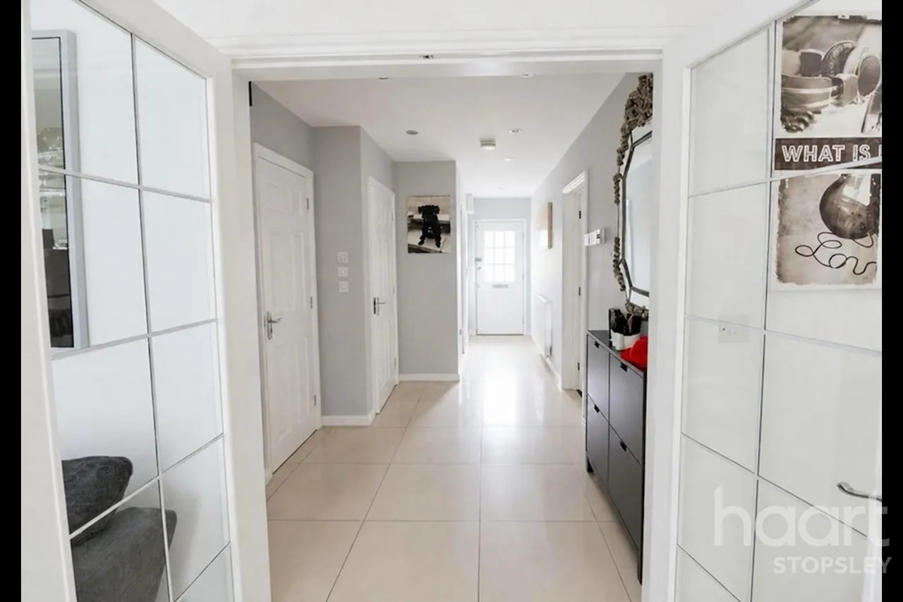 Woodfield Grove, Luton, LU2, photo 13