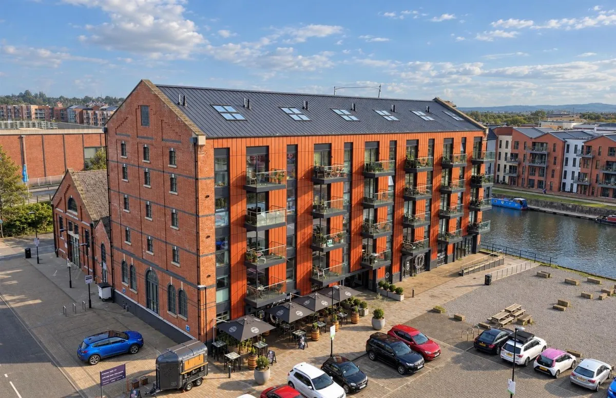 2 bed flat for sale, St Ann way, Gloucester, GL1